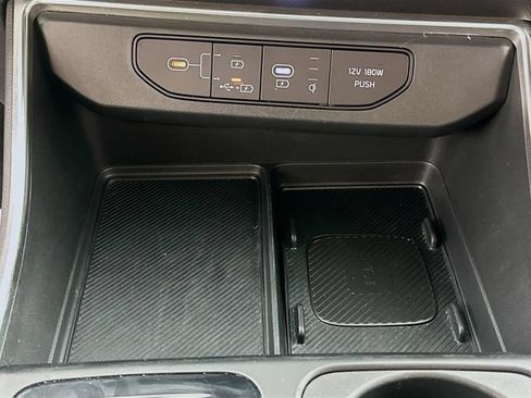 Used 2025 Kia Carnival SX w/ SX Dark Edition Package FWD image 21