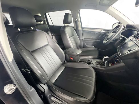 Used 2023 Volkswagen Tiguan SE FWD image 31