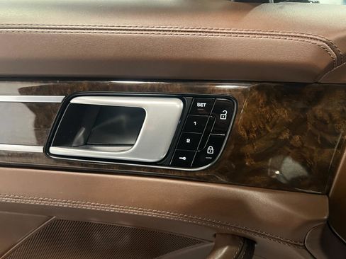 Used 2020 Porsche Panamera 4S image 26