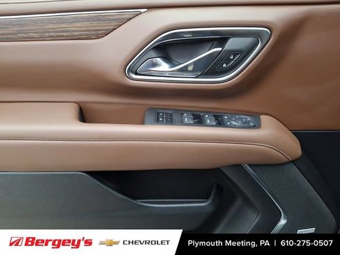 Certified 2024 Chevrolet Suburban High Country AWD/4WD image 16
