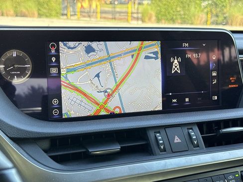 Used 2019 Lexus ES 300h w/ Premium Package FWD image 22