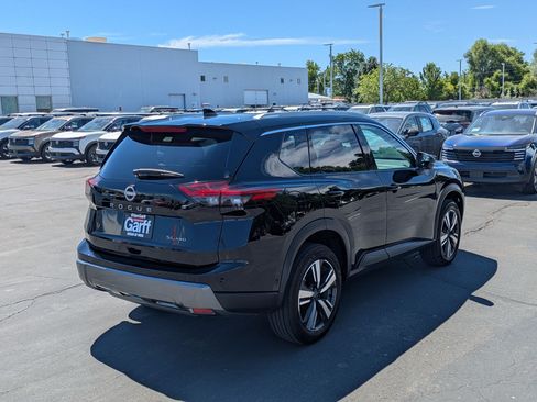 Used 2024 Nissan Rogue SL AWD/4WD image 10