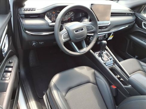 New 2026 Jeep Compass Latitude AWD/4WD image 19