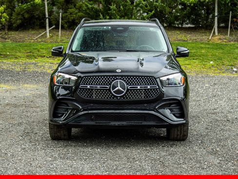 Used 2024 Mercedes-Benz GLE 350 4MATIC w/ AMG Line Exterior image 2