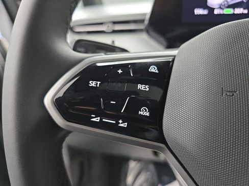 Used 2025 Volkswagen ID. Buzz Pro S Plus image 36