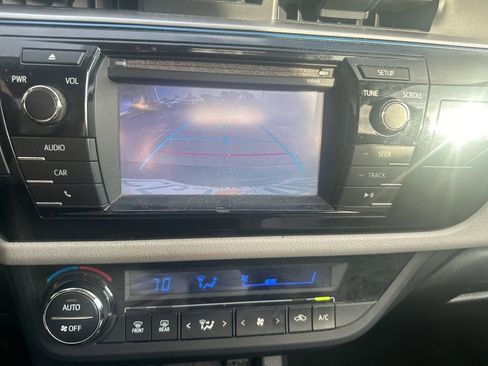 Used 2014 Toyota Corolla LE image 3