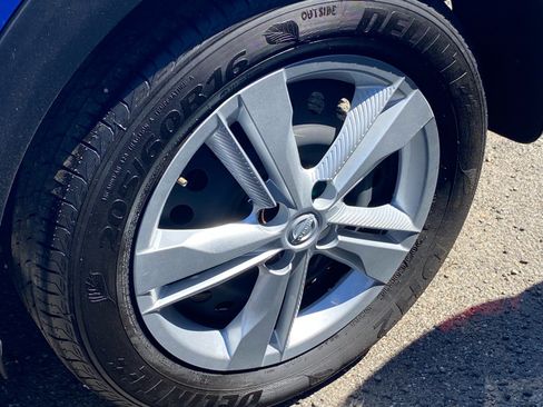 Used 2024 Nissan Kicks S FWD image 21
