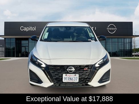 Used 2023 Nissan Altima 2.5 SR image 2