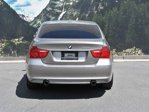 Used 2011 BMW 335i xDrive Sedan AWD/4WD image 10