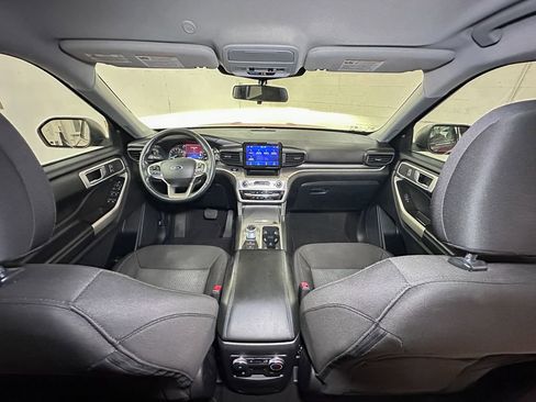 Certified 2022 Ford Explorer XLT image 32