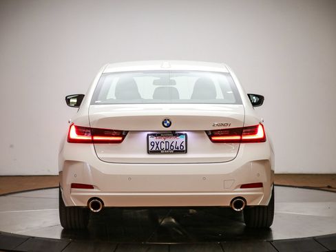 Used 2026 BMW 330i Sedan w/ Premium Package RWD image 3