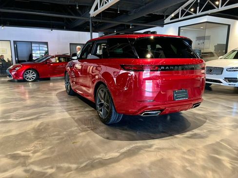 Used 2023 Land Rover Range Rover Sport SE Dynamic image 3