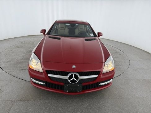 Used 2013 Mercedes-Benz SLK 250 image 4