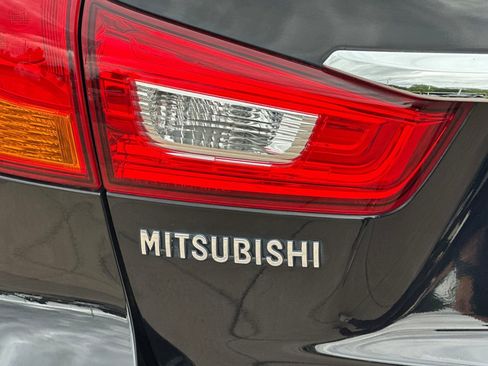 Used 2018 Mitsubishi Outlander Sport SEL AWD/4WD image 32