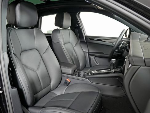 New 2026 Porsche Macan image 37