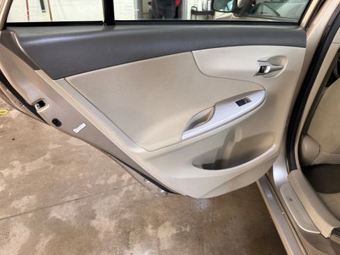 Used 2010 Toyota Corolla LE image 35