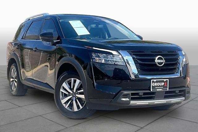 Certified 2024 Nissan Pathfinder SL FWD image 3