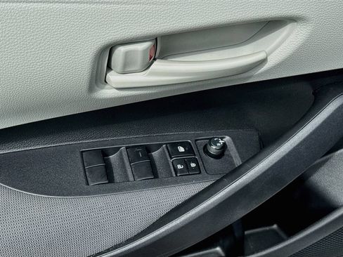 Used 2023 Toyota Corolla LE FWD image 17