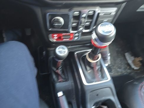 Used 2021 Jeep Wrangler Unlimited Rubicon w/ Dual Top Group image 8