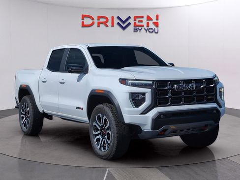 Used 2026 GMC Canyon AT4 w/ Technology Plus Package image 8