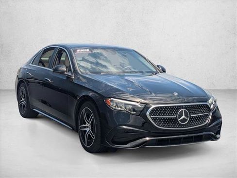 Used 2026 Mercedes-Benz E 350 4MATIC Sedan image 3
