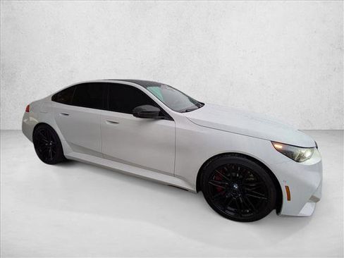 Used 2025 BMW M5 w/ Carbon Package image 4