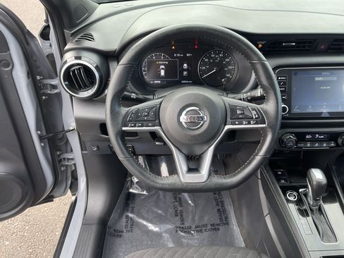 Used 2021 Nissan Kicks SR w/ Interior Electronics Package FWD image 13