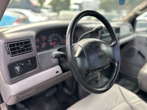 Used 2001 Ford F250 XL image 9