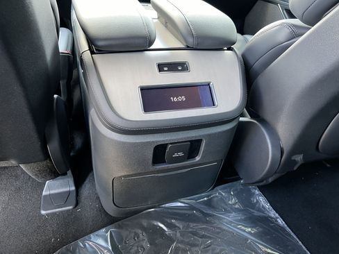 New 2025 Lincoln Navigator L Reserve w/ Jet Appearance Package image 28