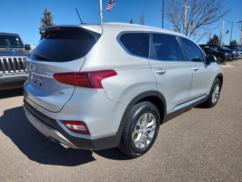 Used 2019 Hyundai Santa Fe SE image 3