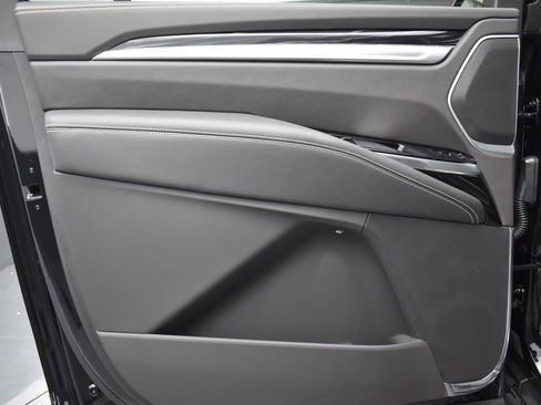 Certified 2025 Cadillac Escalade ESV Sport w/ Touring Package image 24