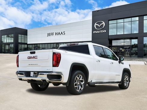 Used 2022 GMC Sierra 1500 SLT AWD/4WD image 3