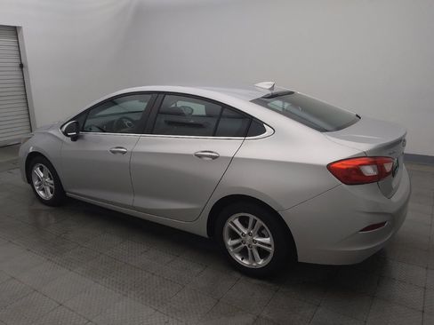 Used 2017 Chevrolet Cruze LT w/ Convenience Package FWD image 3