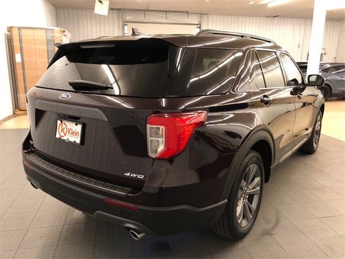 Used 2022 Ford Explorer XLT w/ Equipment Group 202A image 11