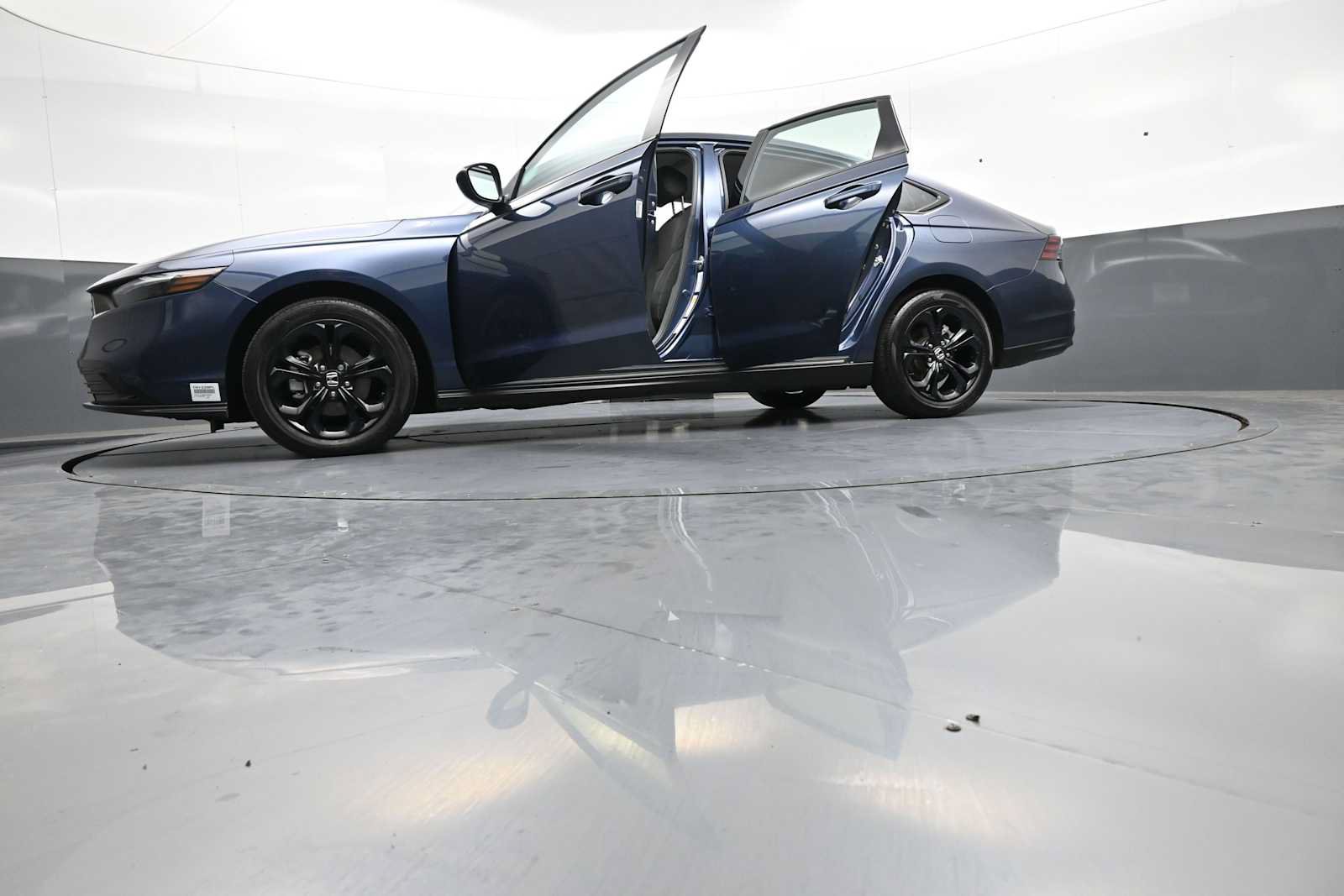 Used 2025 Honda Accord SE image 47
