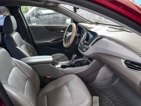 Used 2018 Chevrolet Malibu Premier w/ Premier Sun and Wheel Package FWD image 15