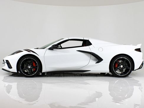 Used 2022 Chevrolet Corvette Stingray Premium Conv w/ Z51 Performance Package RWD image 5