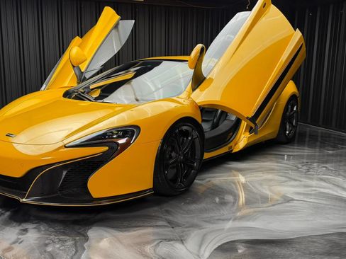 Used 2015 McLaren 650S Spider RWD image 3
