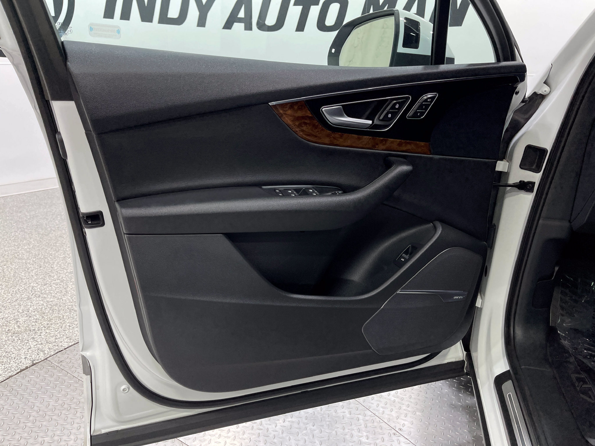 Used 2018 Audi Q7 3.0T Prestige w/ Prestige Package AWD/4WD image 15