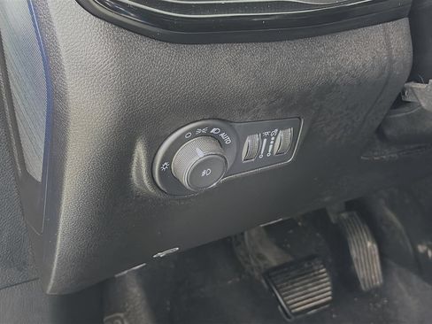 Used 2025 Jeep Compass Latitude w/ Altitude Special Edition AWD/4WD image 12