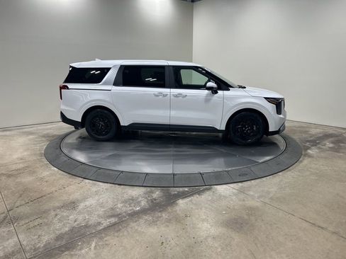 New 2026 Kia Carnival image 4