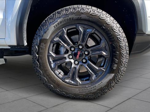 Used 2024 GMC Canyon Elevation w/ Convenience Package image 10