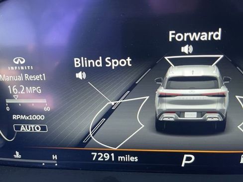 Certified 2025 INFINITI QX60 Luxe image 10