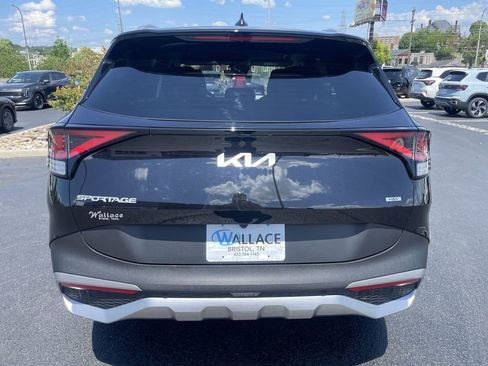 Certified 2023 Kia Sportage EX AWD/4WD image 5