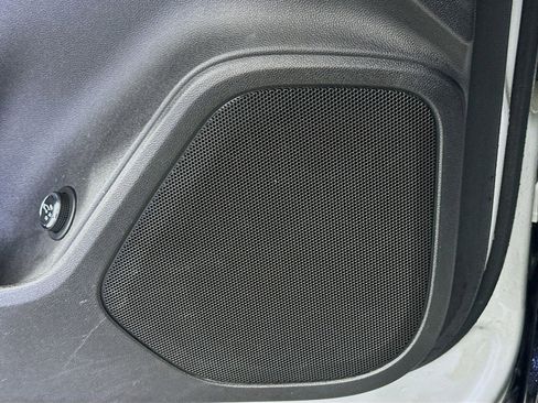 Used 2020 Chevrolet Blazer LT FWD image 19