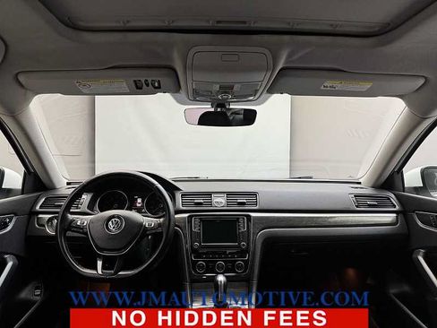 Used 2017 Volkswagen Passat 1.8T SE FWD image 12