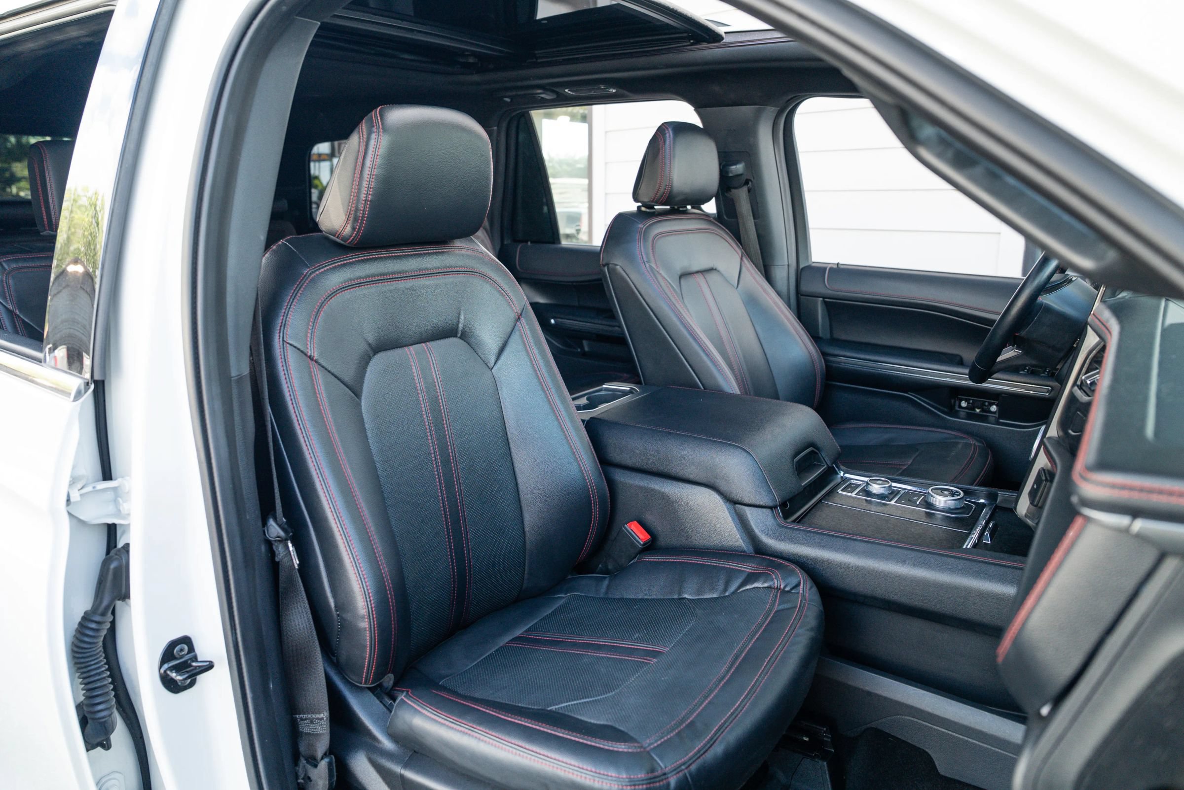 Used 2023 Ford Expedition Limited AWD/4WD image 24