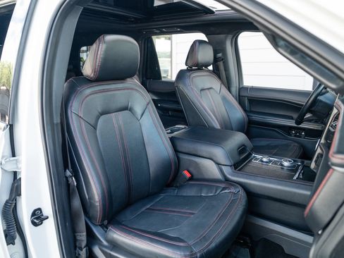 Used 2023 Ford Expedition Limited AWD/4WD image 24