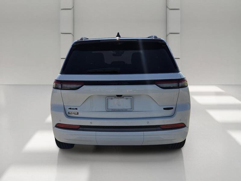 New 2027 Jeep Grand Cherokee Summit AWD/4WD image 4