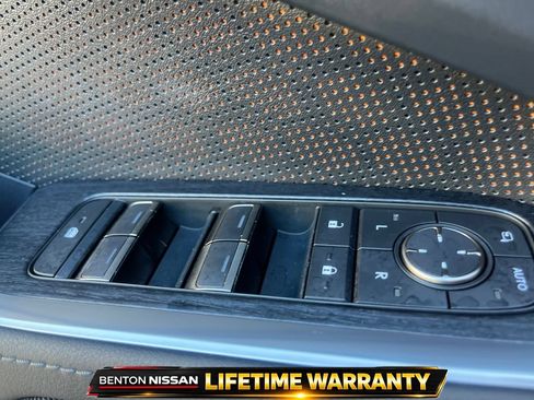 Used 2025 Lexus GX 550 w/ Accessory Package (2T) AWD/4WD image 13